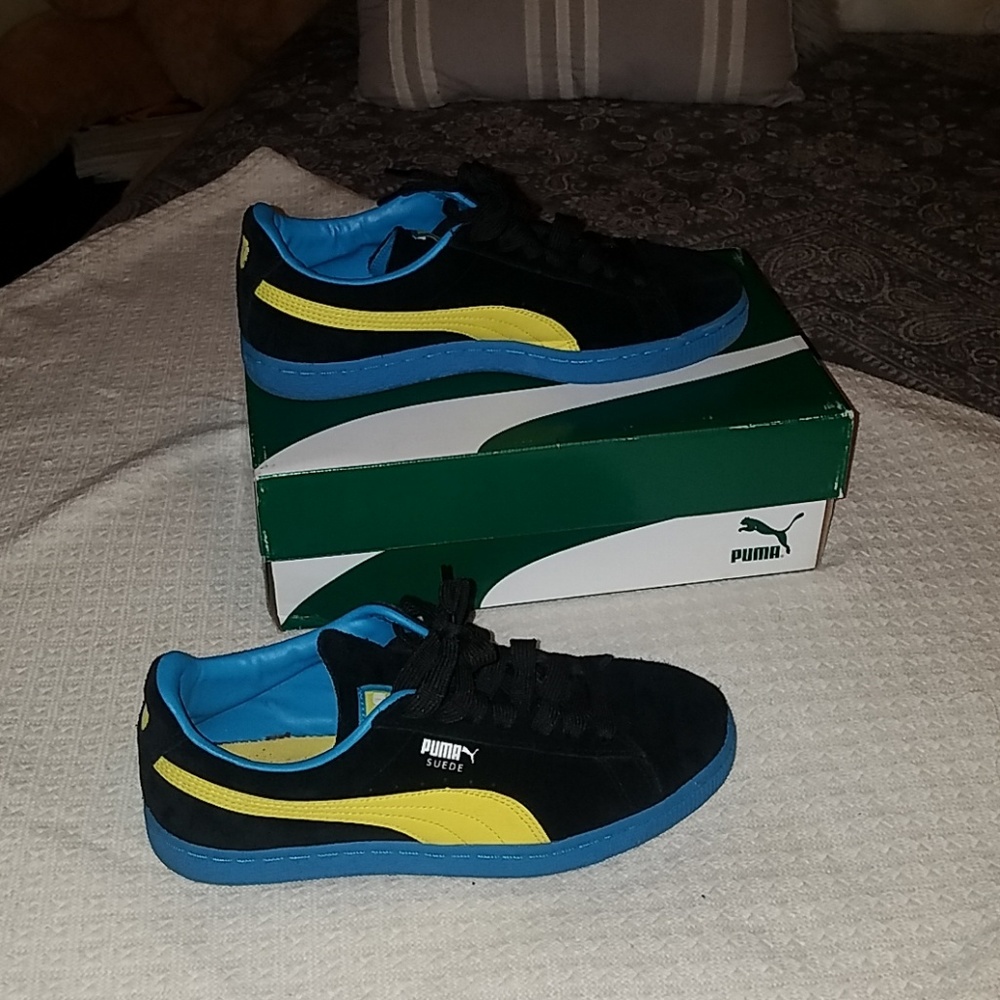 Sneakers